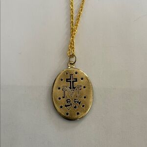Gold Pendant Necklace